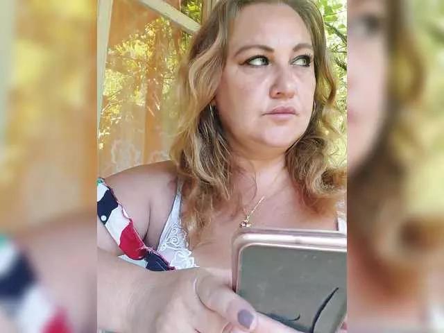 milli1983 from BongaCams