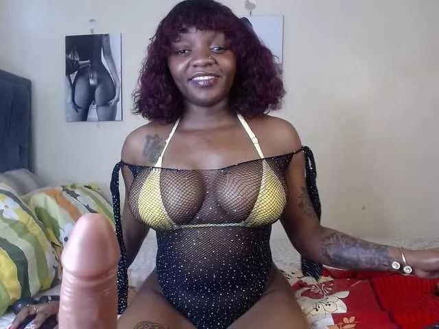 Miss-Kiiki from BongaCams