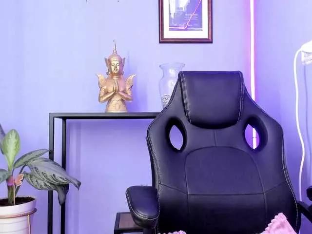 miss-laila from BongaCams