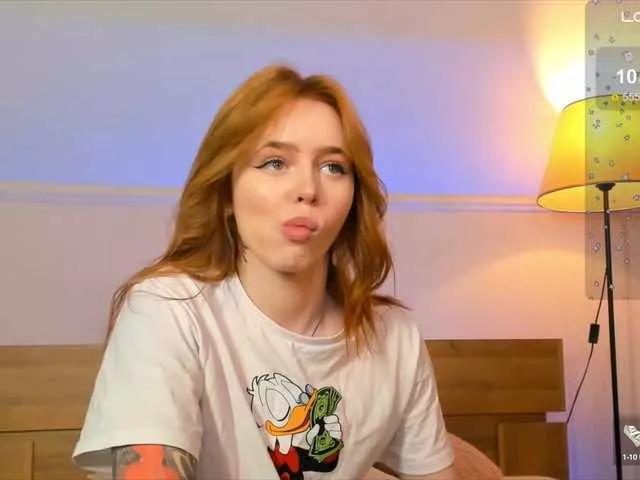 MissRedFox from BongaCams