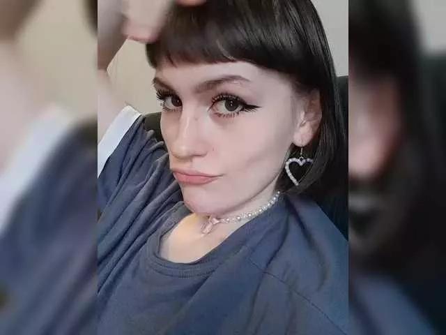 Moonlitmiragea webcams show profile image 
