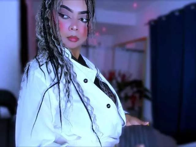 Nahomy-ryans webcams show profile image 