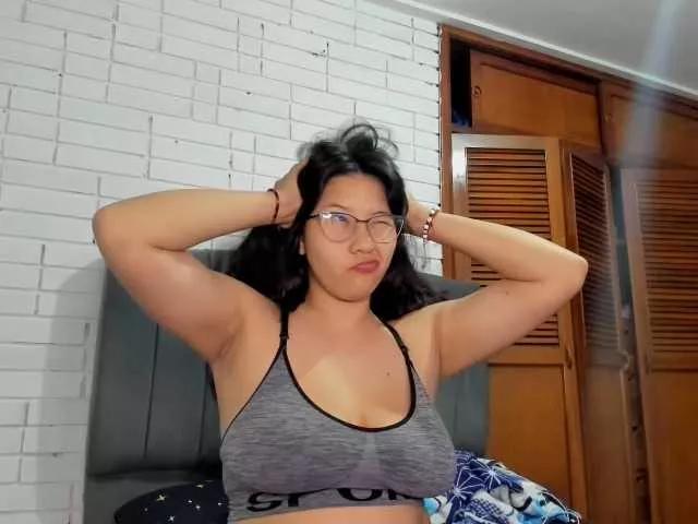 NaiaStant from BongaCams