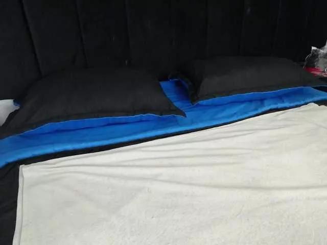 Nessa2905 from BongaCams