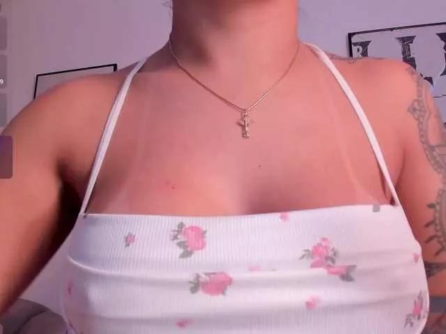 NiiaEvans from BongaCams