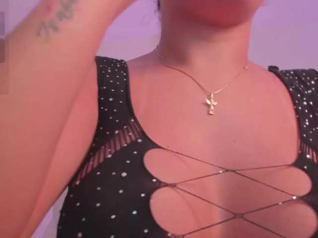 NiiaEvans from BongaCams