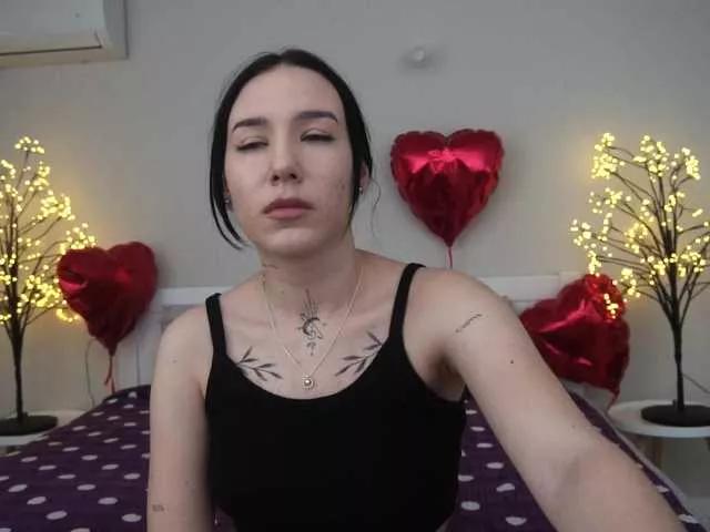 NikkiGold from BongaCams