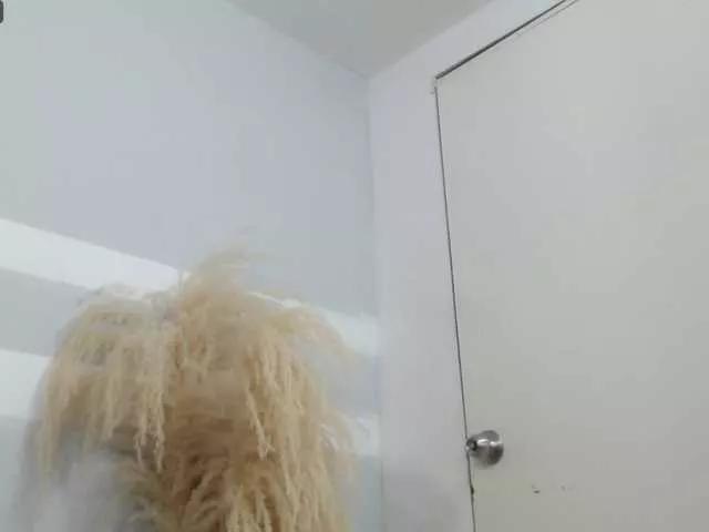 nina-elle from BongaCams