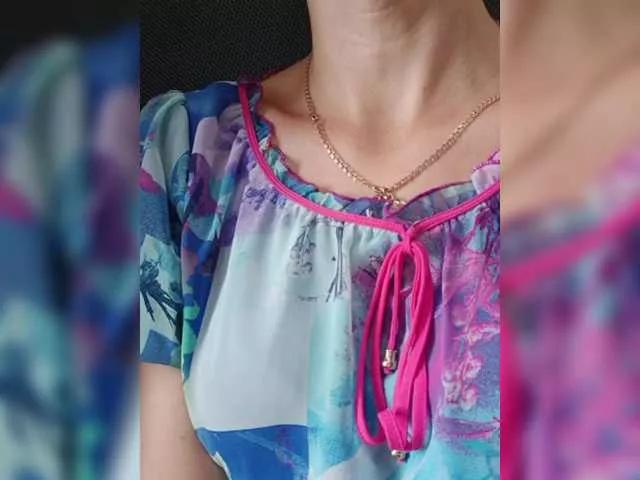 NinonDePeace from BongaCams