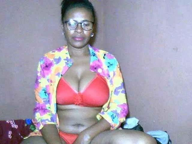 Nirinah2710 from BongaCams