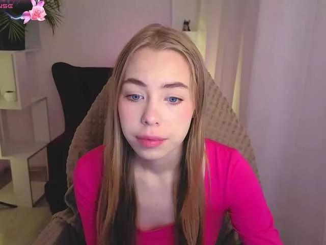 OpheliaOracle webcams show profile image 