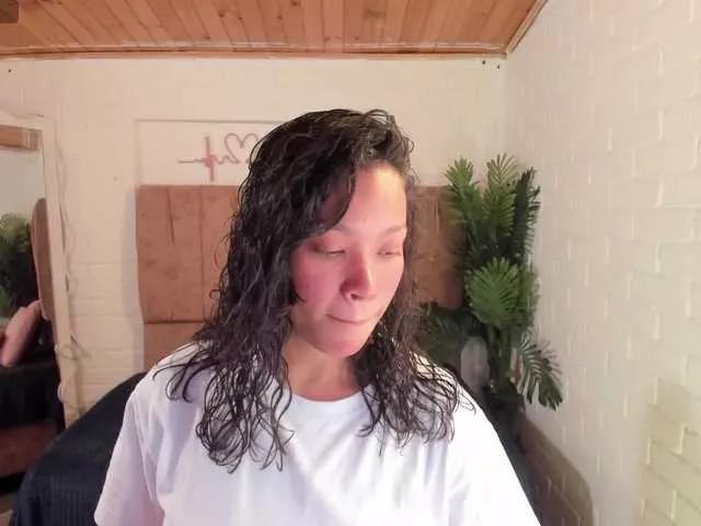 penelope-tay from BongaCams