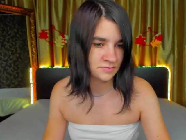Polly-Love from BongaCams