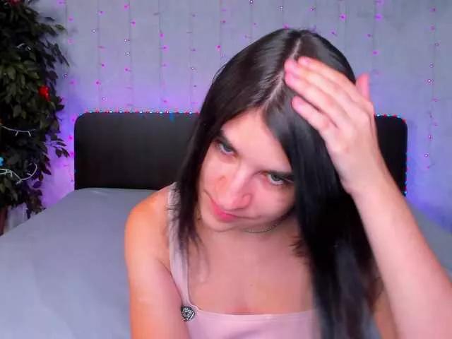 Polly-Love from BongaCams