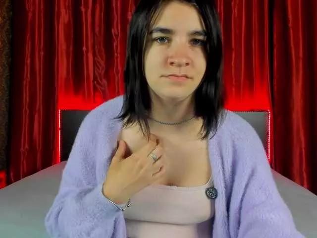 Polly-Love from BongaCams