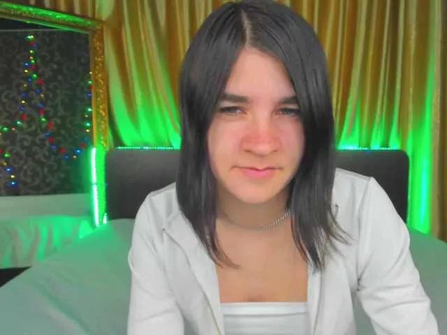Polly-Love from BongaCams