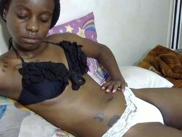 Prettyshon webcams show profile image 