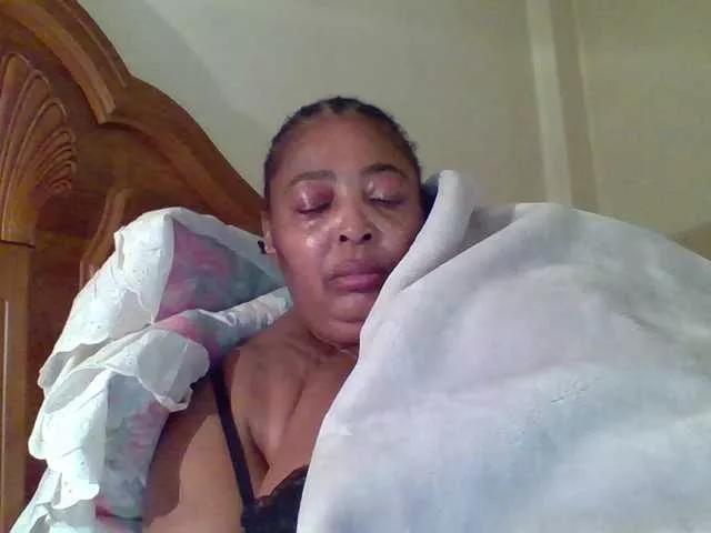 pussylips53 from BongaCams