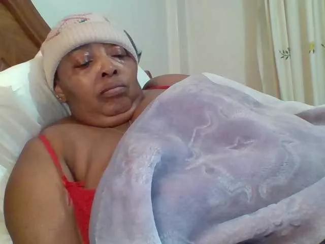 pussylips53 from BongaCams