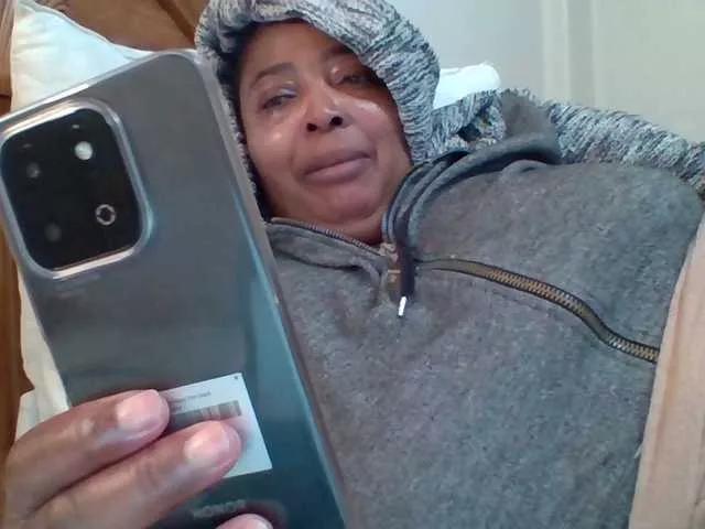pussylips53 from BongaCams