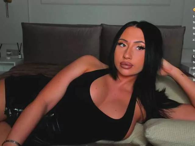 qsstess from BongaCams