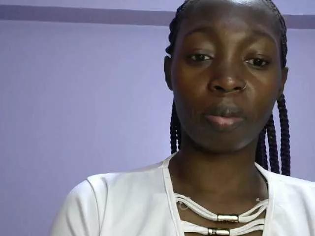 queen-innocent from BongaCams
