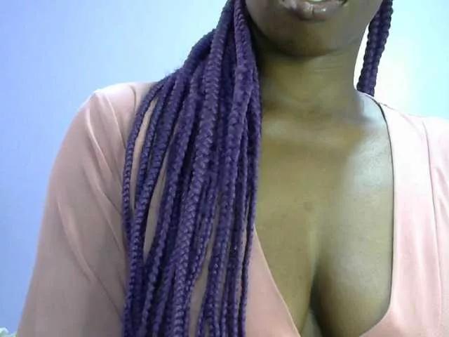 queen-innocent from BongaCams