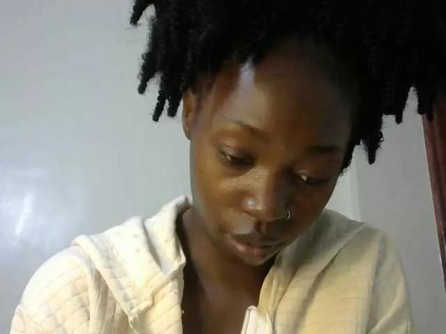 queen-innocent from BongaCams