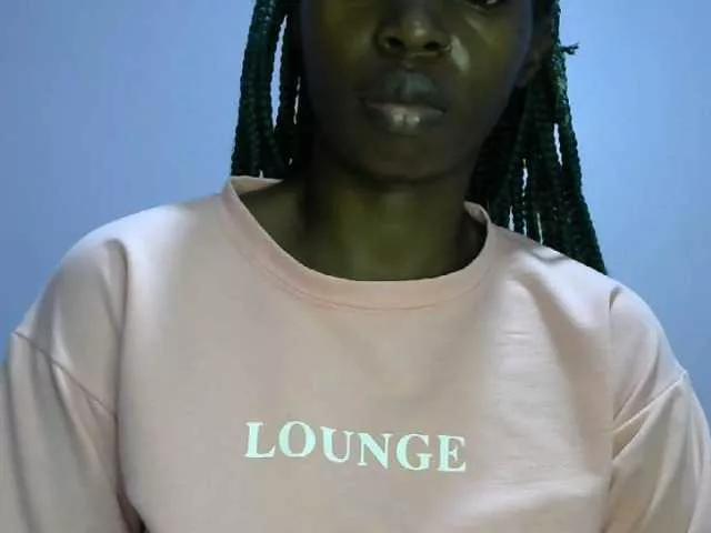 queen-innocent from BongaCams