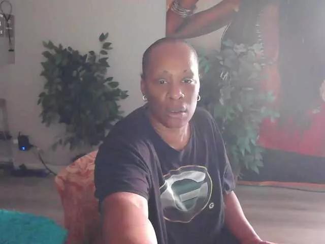 QueenAnitaDix from BongaCams