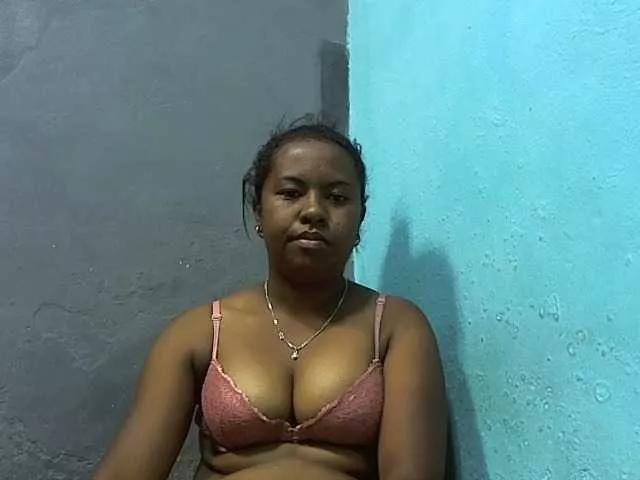 Queencamie from BongaCams