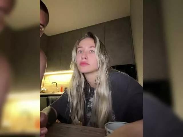 QueenKing from BongaCams