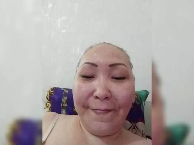 Qweentis from BongaCams