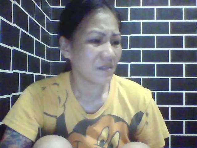 Rarra from BongaCams