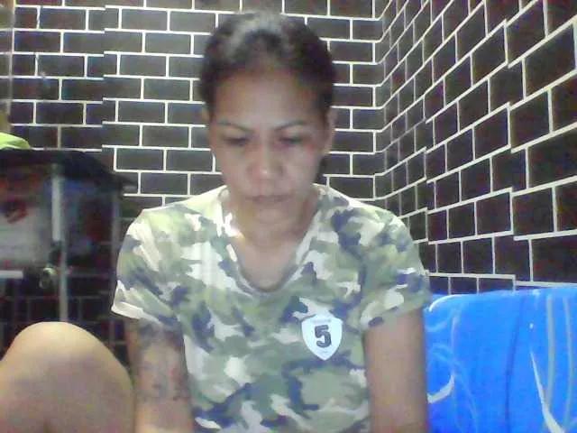 Rarra from BongaCams