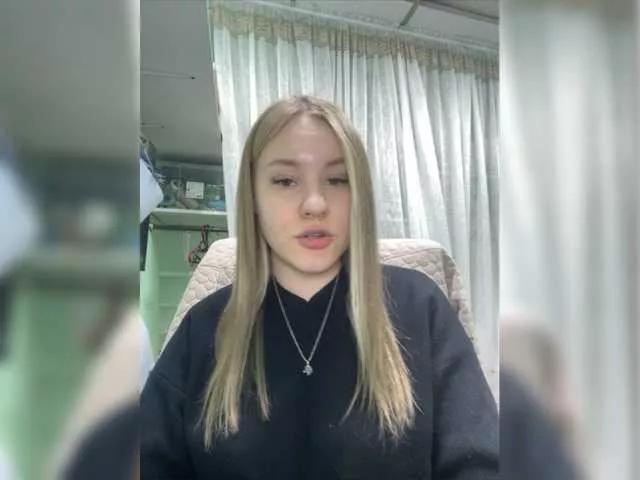 Rinaaaa-cherry webcams show profile image 
