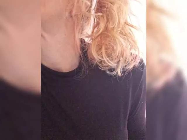Ritia from BongaCams