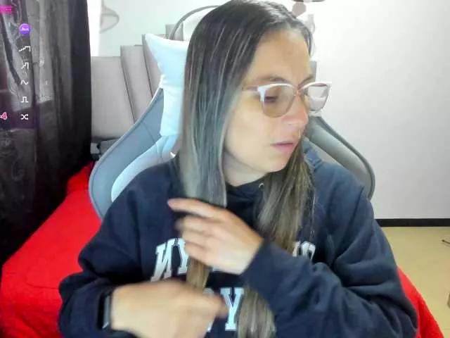 samantha--wilson from BongaCams