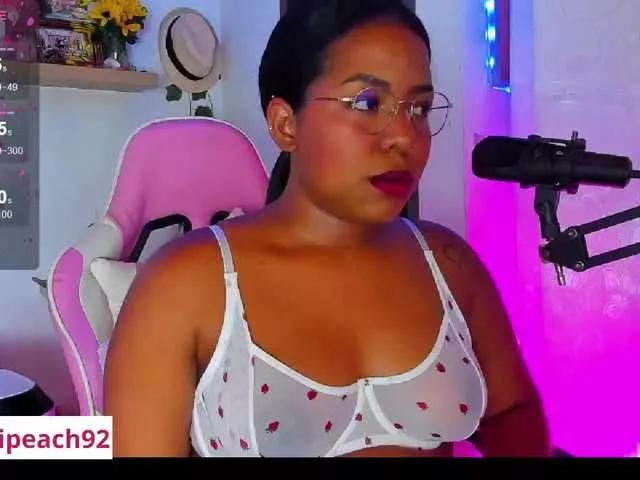 sammypeach from BongaCams
