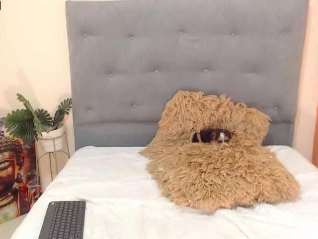 Sara-Stone from BongaCams