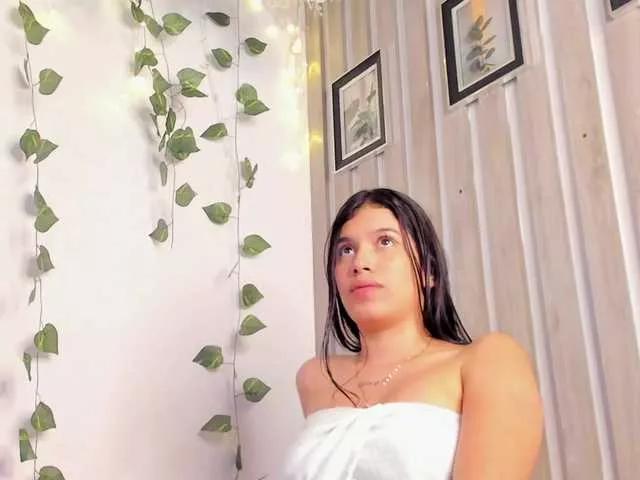 sarahcox from BongaCams