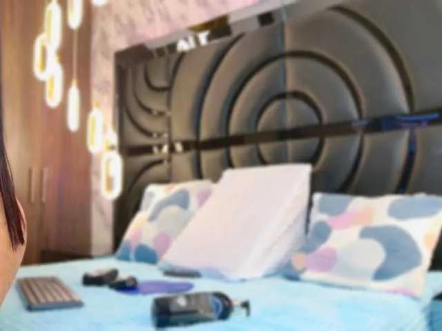SarahGrey from BongaCams