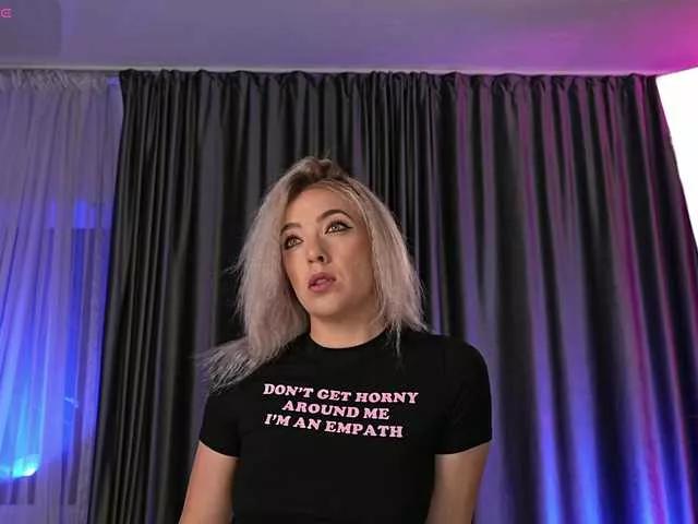 sarahjadore from BongaCams