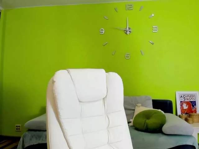SarahSupershy from BongaCams