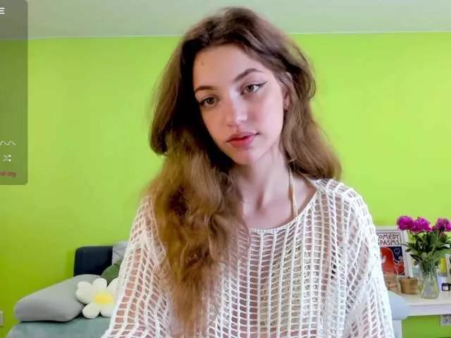 SarahSupershy from BongaCams