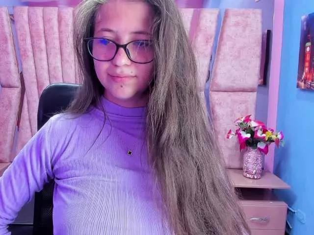 SarahSweett from BongaCams
