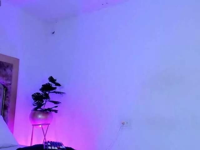 sasha-yaklove999 from BongaCams