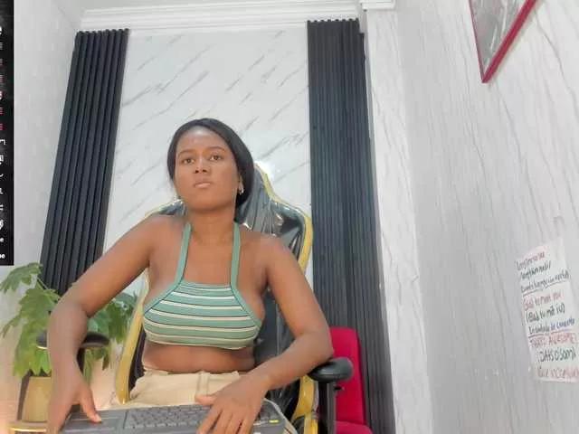 SashaLuxx from BongaCams