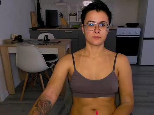 Sashanotfound webcams show profile image 