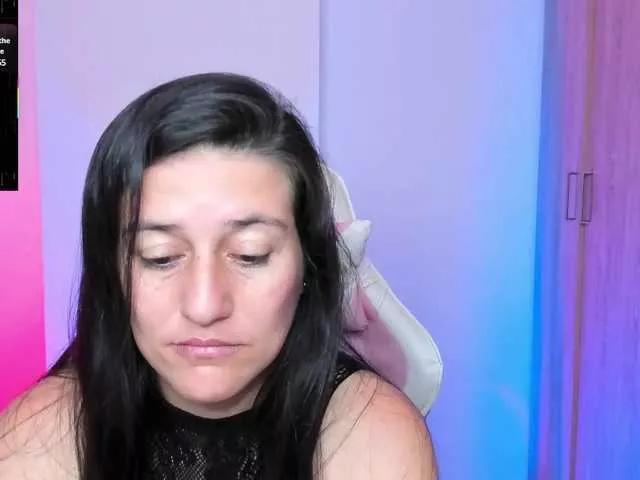 Saskyaajohnson from BongaCams